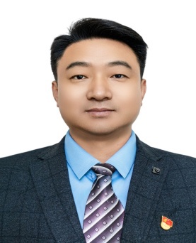副院长张伟