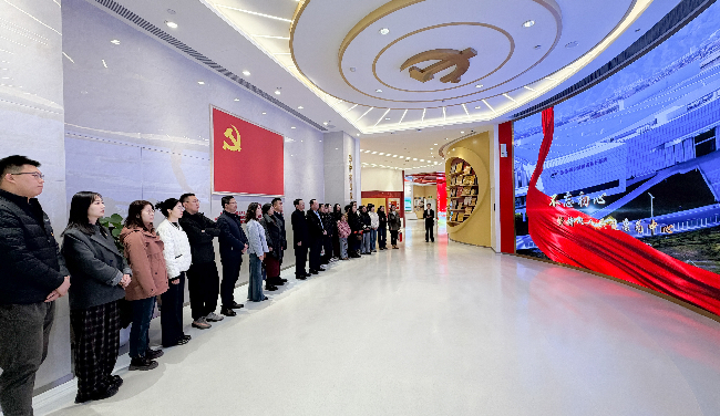 党建赋能强协同 医企同心护安康——医院与伊利集团开展联合主题党日活动